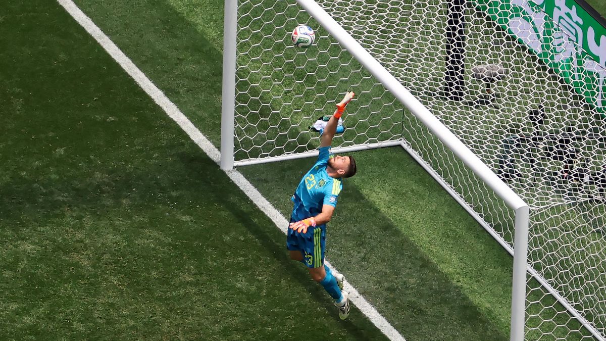 Mundial 2026: Charles De Keterlaere termina la racha de Unai Simón Mundial 2026: Charles De Keterlaere termina la racha de Unai Simón