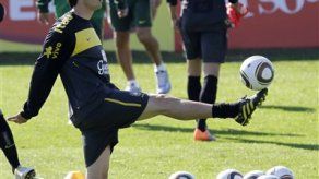 Mundial: Kaká se entrena con selección brasileña