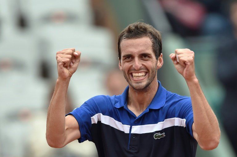 Albert Ramos tumba a Raonic y jugará los cuartos de Roland Garros