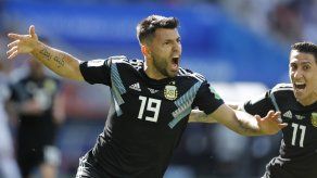 Agüero rompe maleficio: anota su primero gol en un mundial