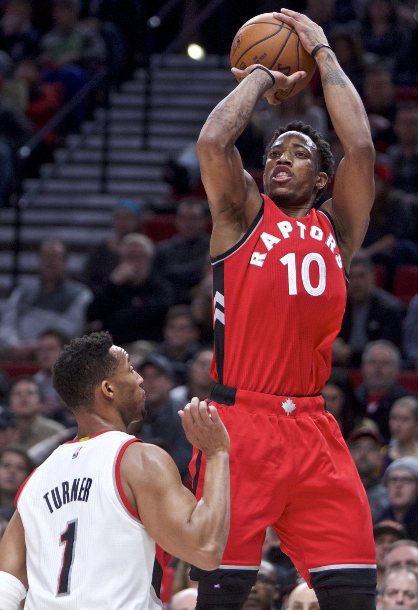 Lowry lidera a Raptors en triunfo sobre Blazers en caída
