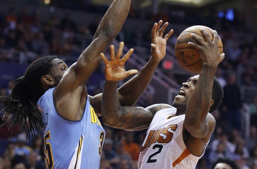 Foye anota 31 puntos; Nuggets se recupera y vence a los Suns