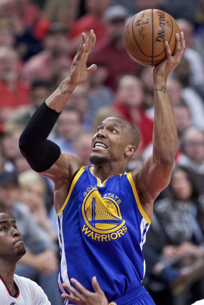 Warriors ganan 119-113 a Blazers, se ponen 3-0 en playoffs