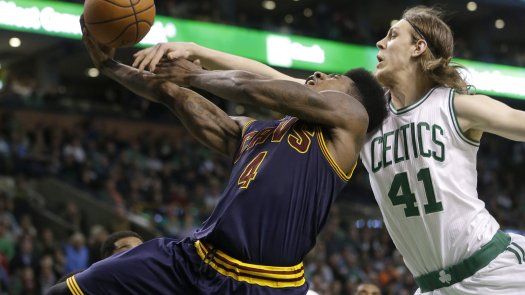 Suspendidos, Smith de Cavs y Olynyk de Celtics