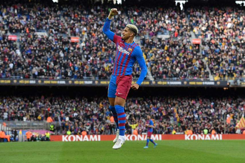 El Barcelona enfrentará el derbi catalán buscando alcanzar el podio liguero