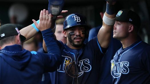 José Caballero se cambia de duguot en el Yankees vs Rays