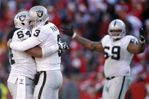 NFL: Raiders 16, Chiefs 13, tiempo extra; Oakland sigue vivo