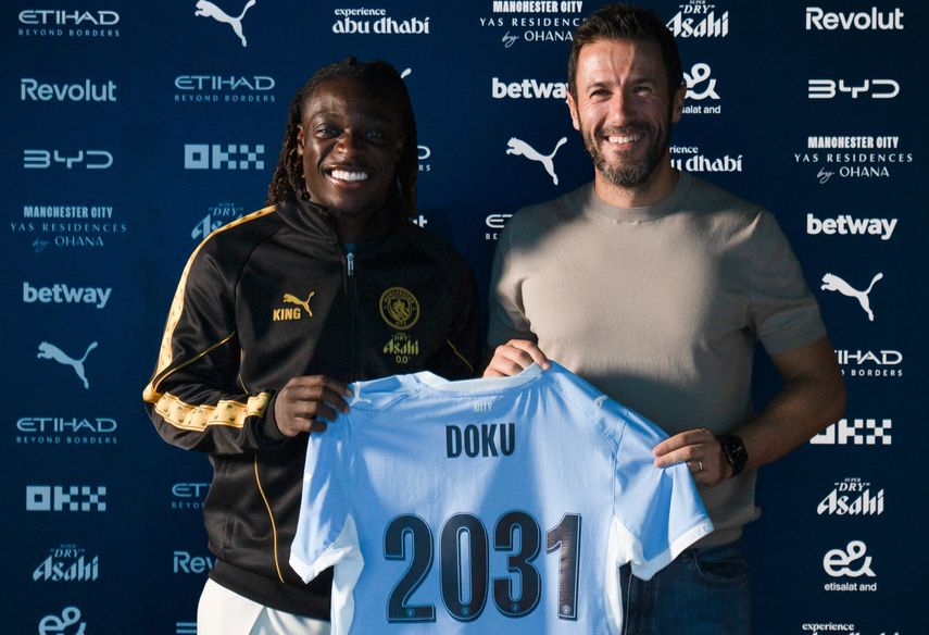 Jérémy Doku extiende contrato con el Manchester City