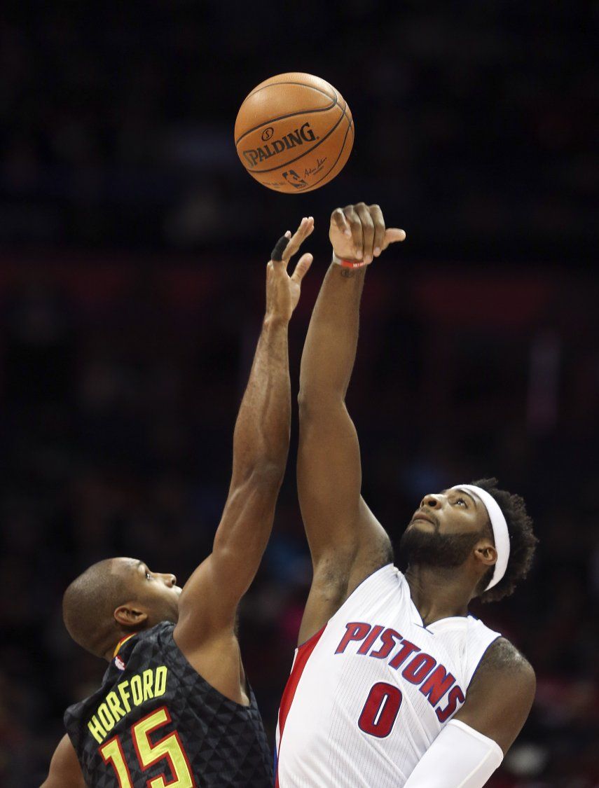 Pistons sorprenden a Hawks en comienzo de la campaña