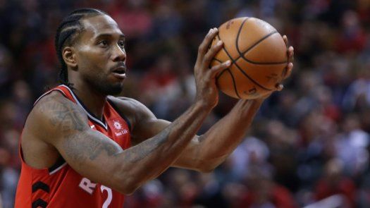 Lakers ganan al fin, Curry se luce y Leonard alarga el invicto de Raptors en NBA