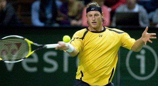 Nalbandian avanza a cuartos de final en Estocolmo