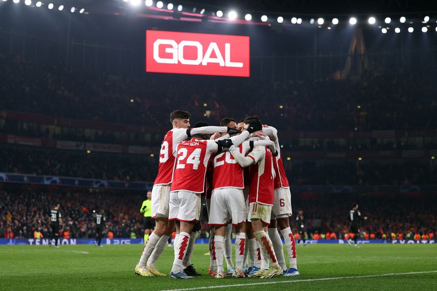 El Arsenal clasifica a octavos tras golear al Lens