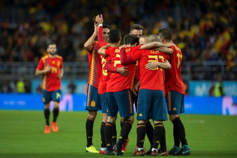 España impone su magia para golear 5-0 a Costa Rica