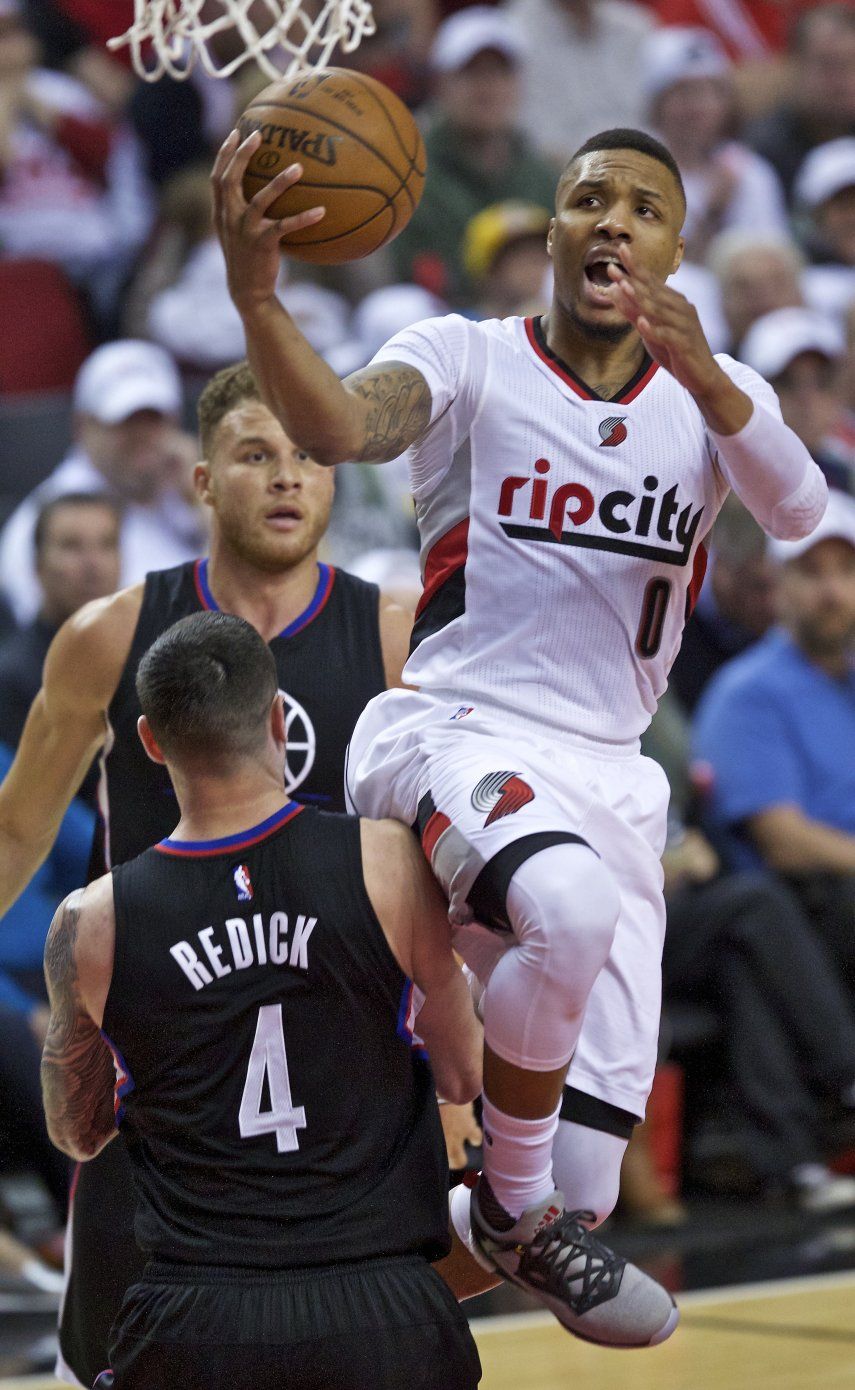 Lillard anota 32 y Portland revive ante los Clippers