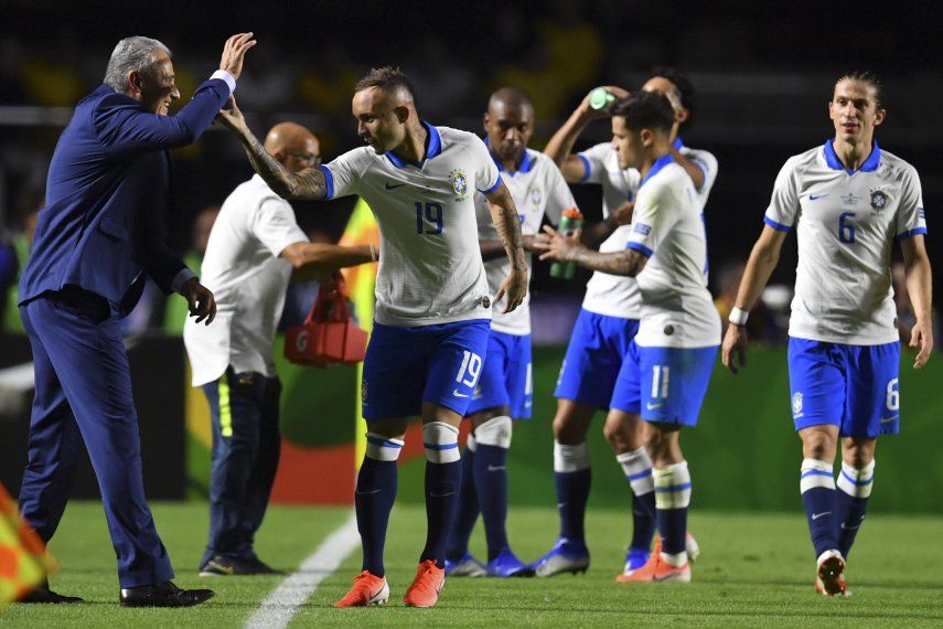 Brasil golea 3-0 a Bolivia en la apertura de la Copa América