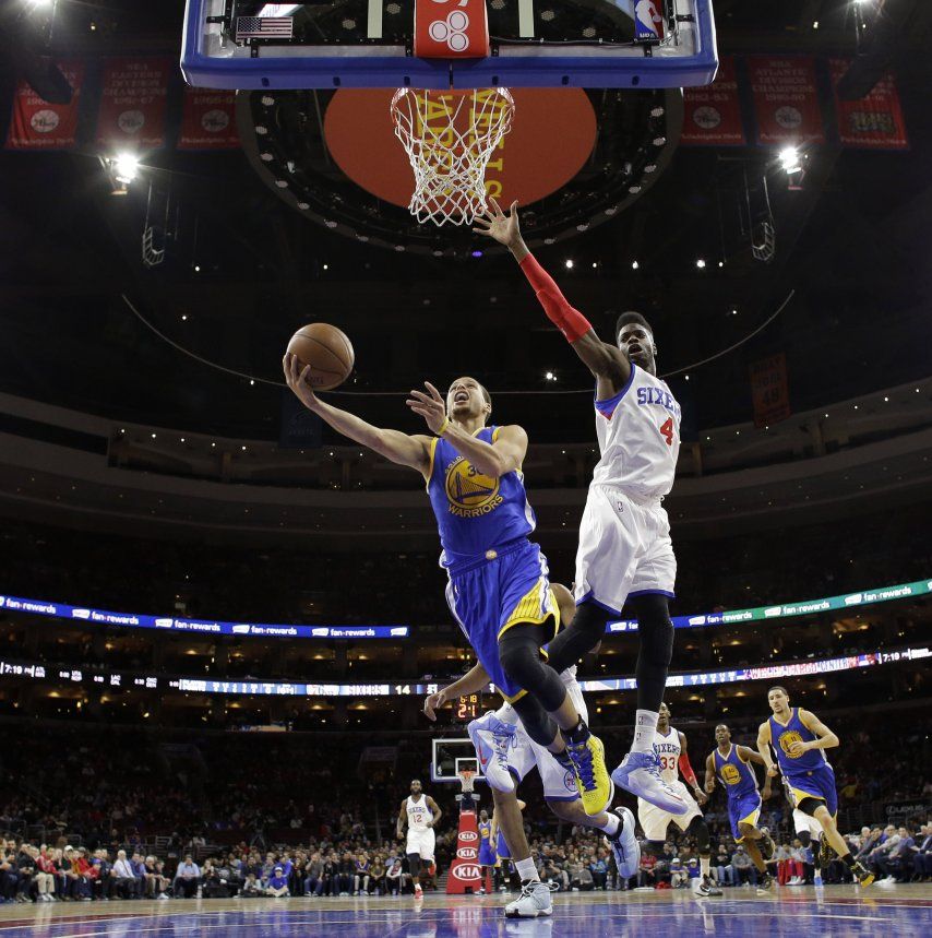 NBA Brasil - Leandro Barbosa sai do banco, anota 16 pontos em 19 minutos em  quadra e comanda a vitória do Golden State Warriors sobre o Philadelphia  76ers (89-84). Veja como foi