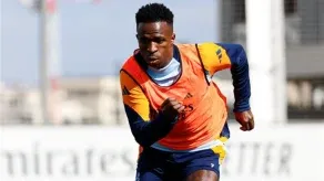 Dictan sentencia contra persona que dirigió insultos racistas contra Vinícius Jr y Chukwueze