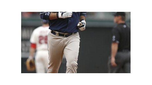 MLB: Padres 6, Filis 5, 10 innings; Salazar define con sencillo