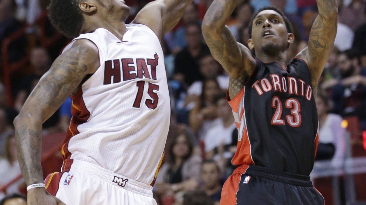 Raptors dejan al Heat al borde de la eliminación