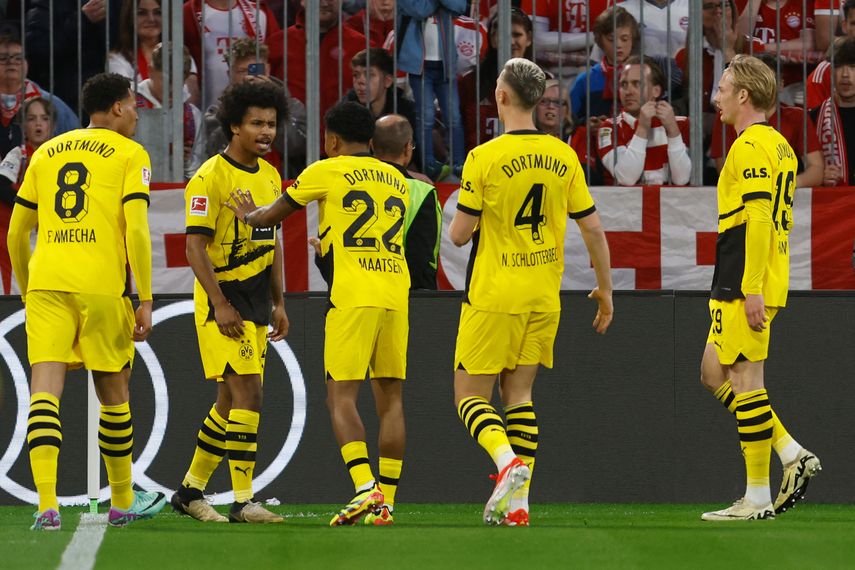 Borussia Dortmund gana al Bayern Múnich y los aleja del título