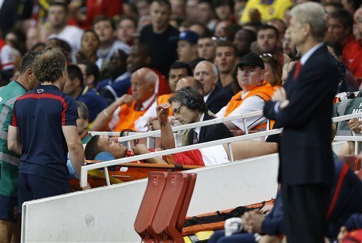 Podolski se perderá 3 semanas por lesión