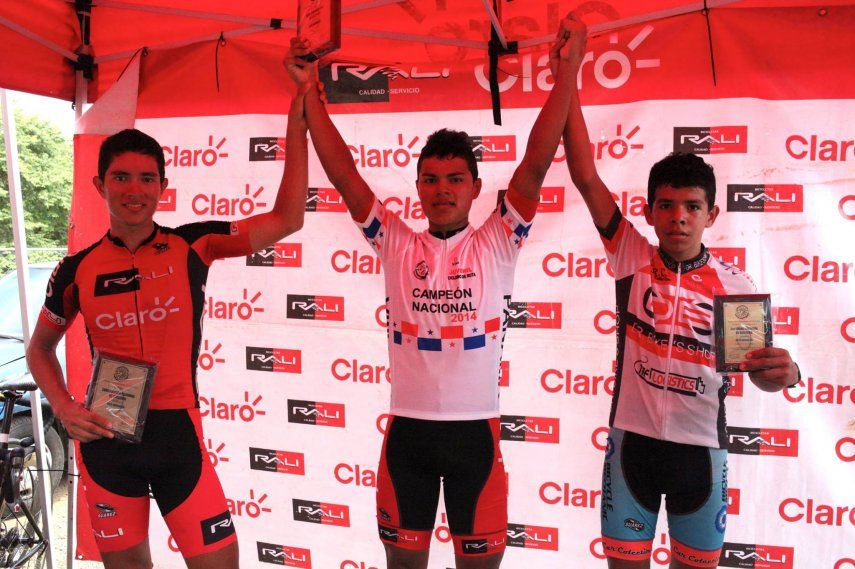 Carlos Samudio y Kelly Cubilla Campeones Nacionales de Ruta