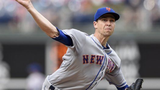 DeGrom lanza juego completo y Mets ganan 3-1 a Filis