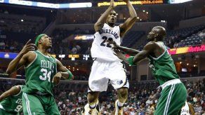 Pierce lleva a balanceados Celtics a su 11ma victoria en fila