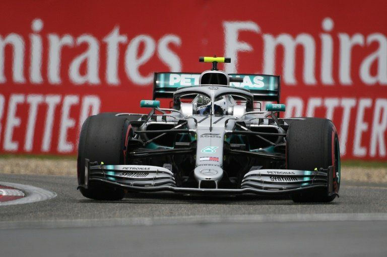 Pole para Bottas en China por delante de Hamilton mientras Mercedes apunta alto