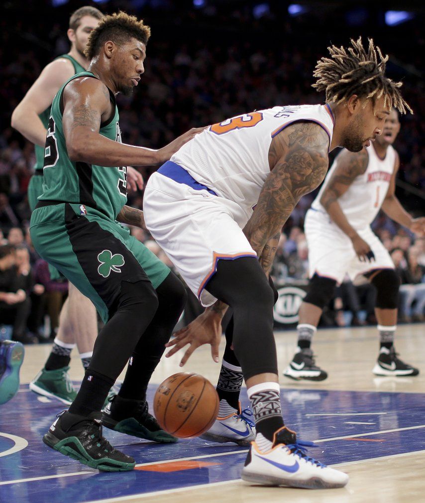 Celtics abruman a Knicks al final y ganan 97-89