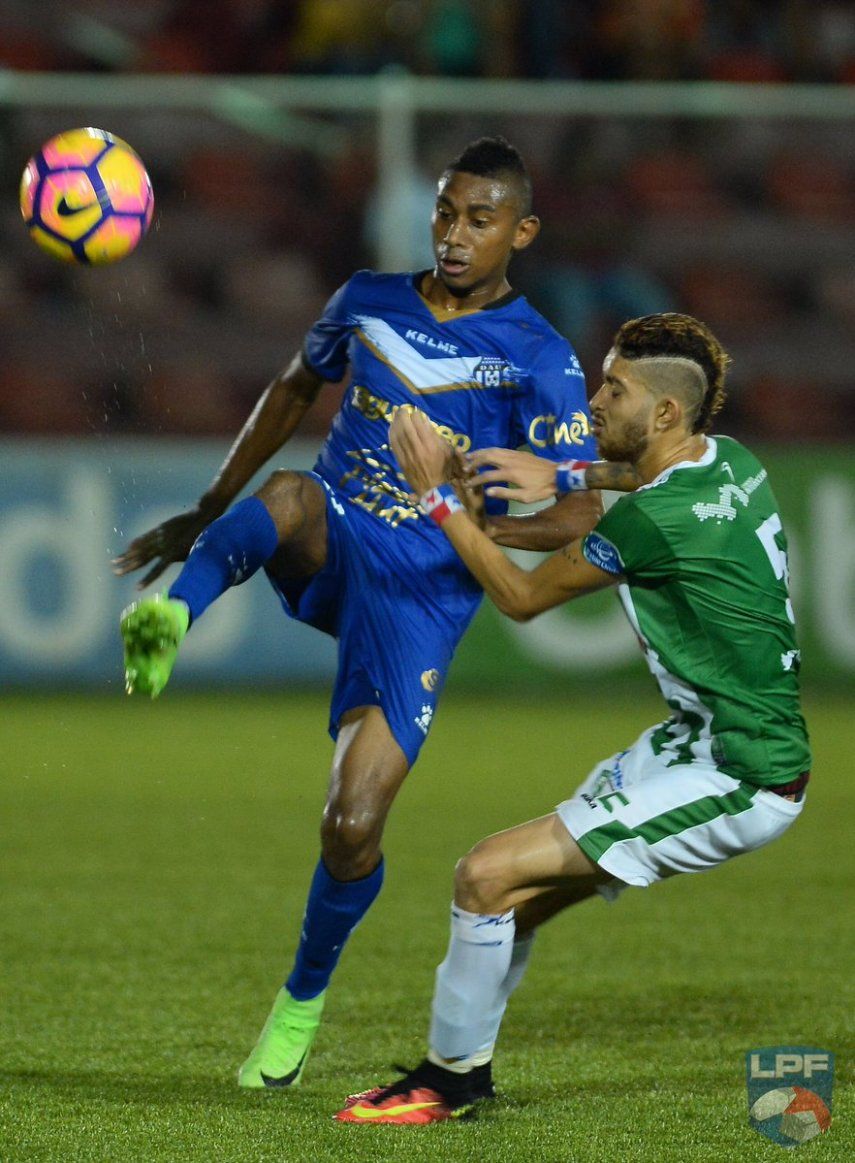 Alianza y Árabe en un duelo por la punta