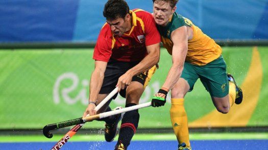 Brasil vuelve a sufrir un martirio y España bate a favoritos en hockey