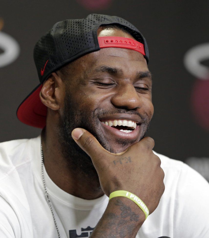 LeBron James y su esposa esperan una bebé