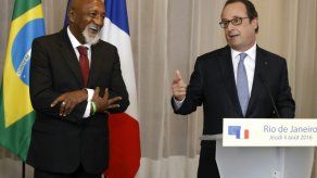 Presidente francés llega a Río como defensor de París-2024