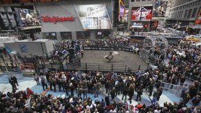 Inusitada competencia de rodeo en Times Square