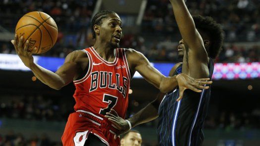 Fuente AP: Grizzlies adquieren a Holiday en canje con Bulls