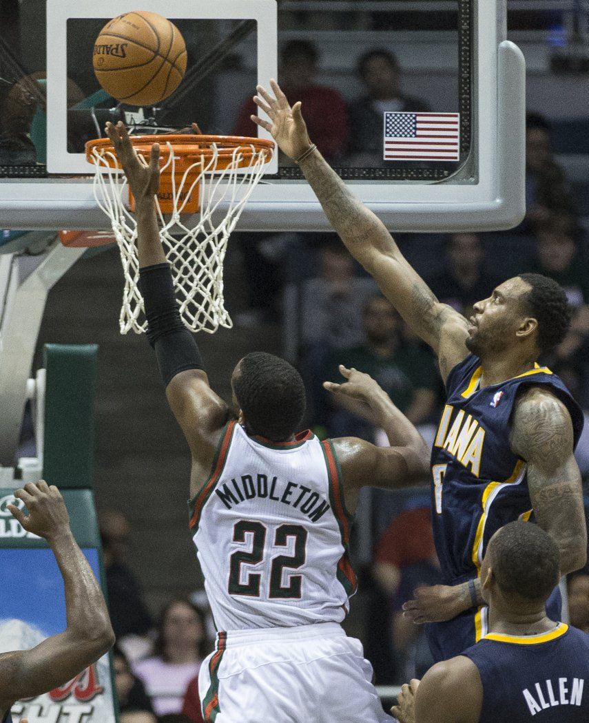 Suplentes de Pacers vencen a Bucks 104-102