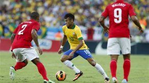 Neymar bajo los reflectores en la Confederaciones