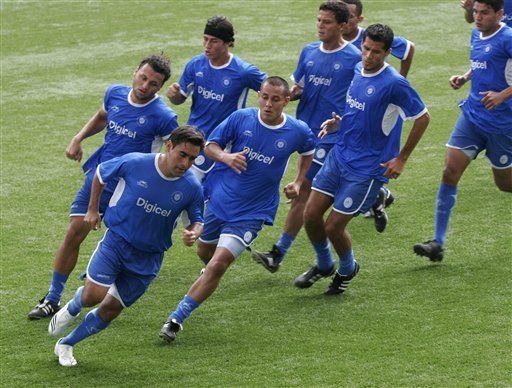 Mundial: Presidente salvadoreño alienta a selección