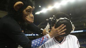 Yadiel Rivera da triunfo a Marlins en el 10mo inning