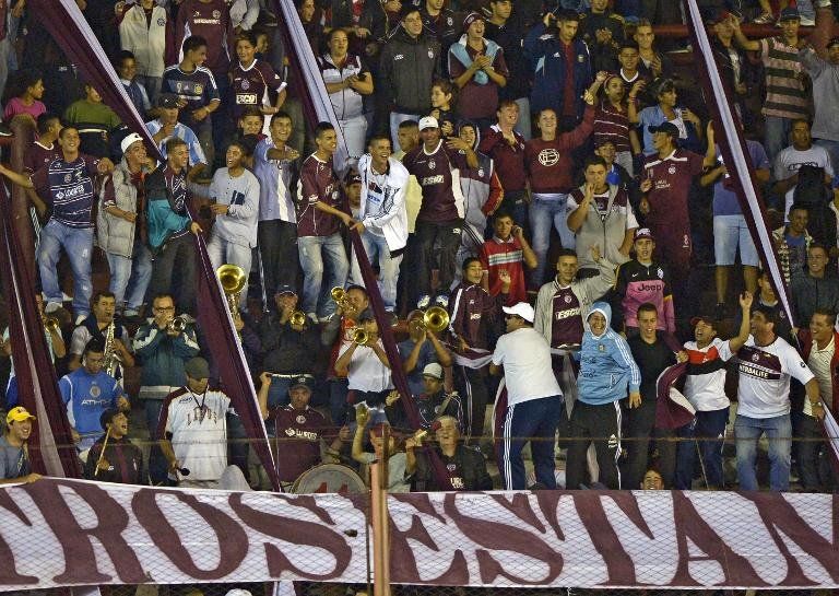 Barrabrava de Lanús, nueva víctima de la violencia en fútbol argentino