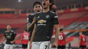 Cavani se disculpa por mensaje en redes