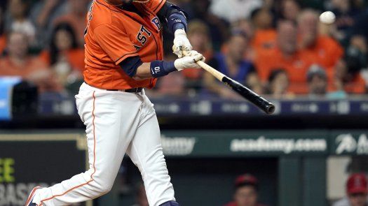 Gurriel pega 2 jonrones y Astros aseguran pase a playoffs