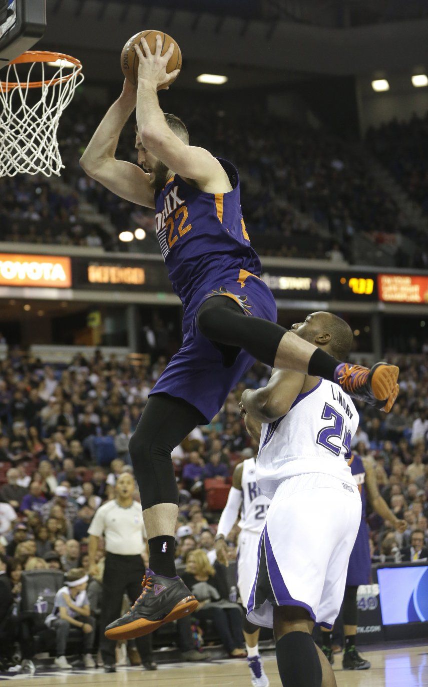 Suns vence a Kings y liga quinto triunfo