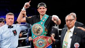 Sebastian Fundora dominó a placer a Keith Thurman en brillante defensa titular