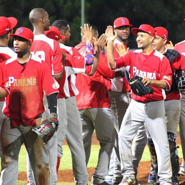 Panamá se queda con la medalla de plata en el béisbol de los Juegos Bolivarianos