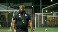 Stanley Menzo renunció como entrenador de la selección de Surinam Stanley Menzo renunció como entrenador de la selección de Surinam