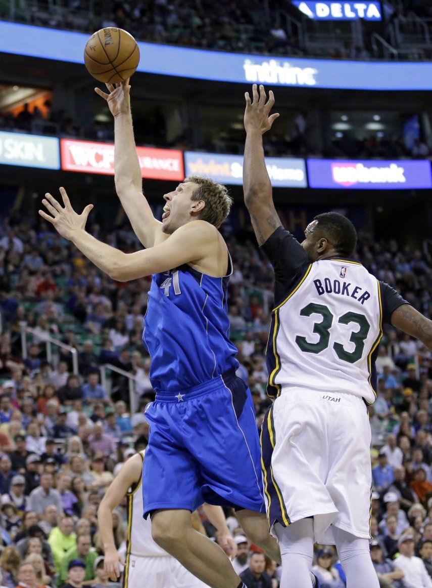 Mavs aseguran boleto de playoffs con triunfo sobre Jazz