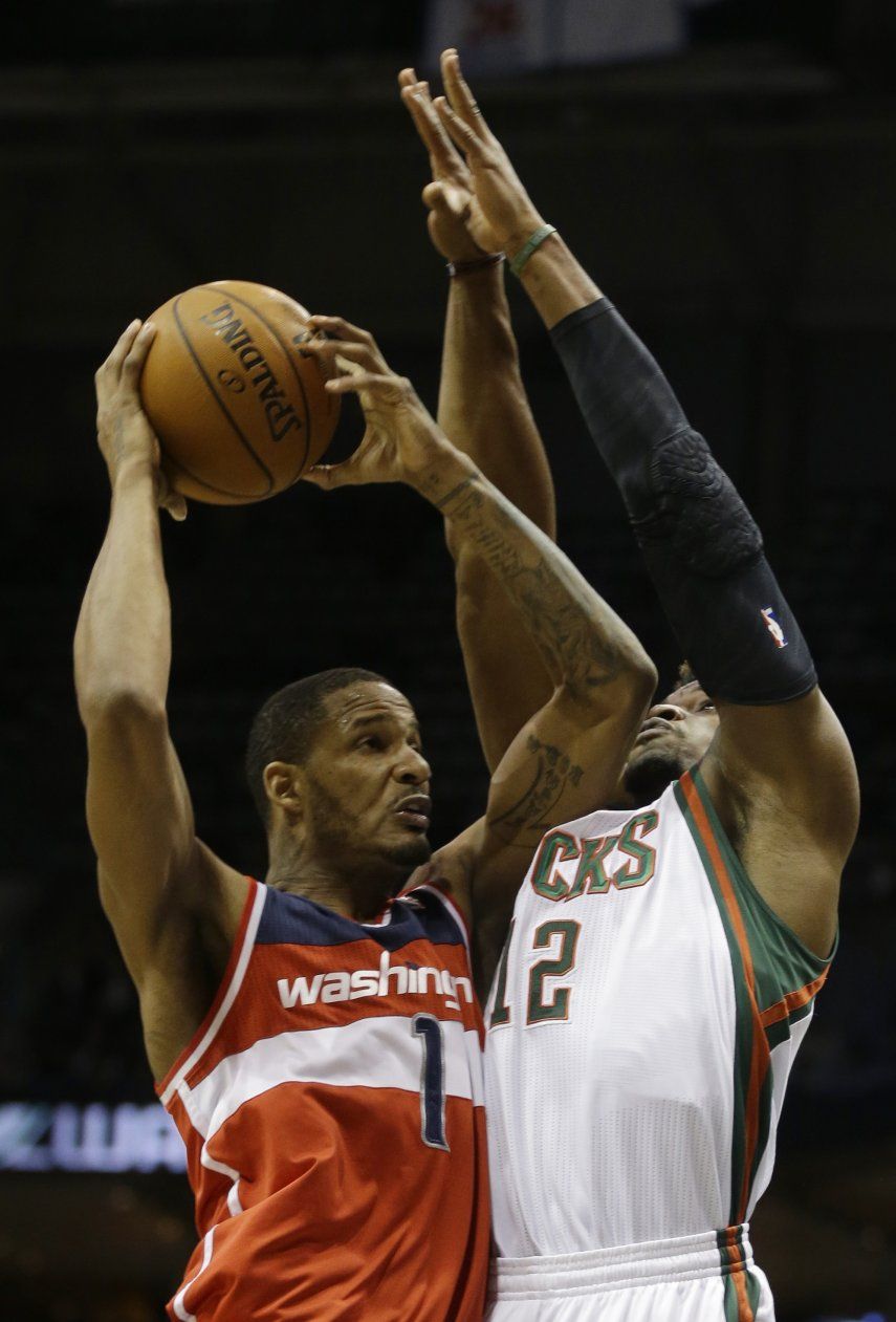Beal y Wizards  derrotan 114-107 a Bucks