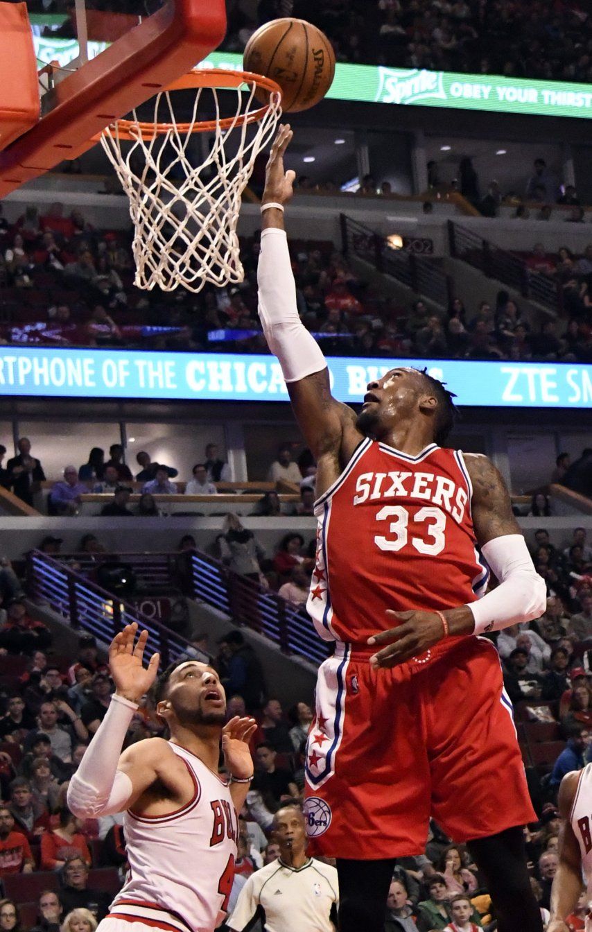 Novatos de 76ers se destacan en victoria ante Bulls